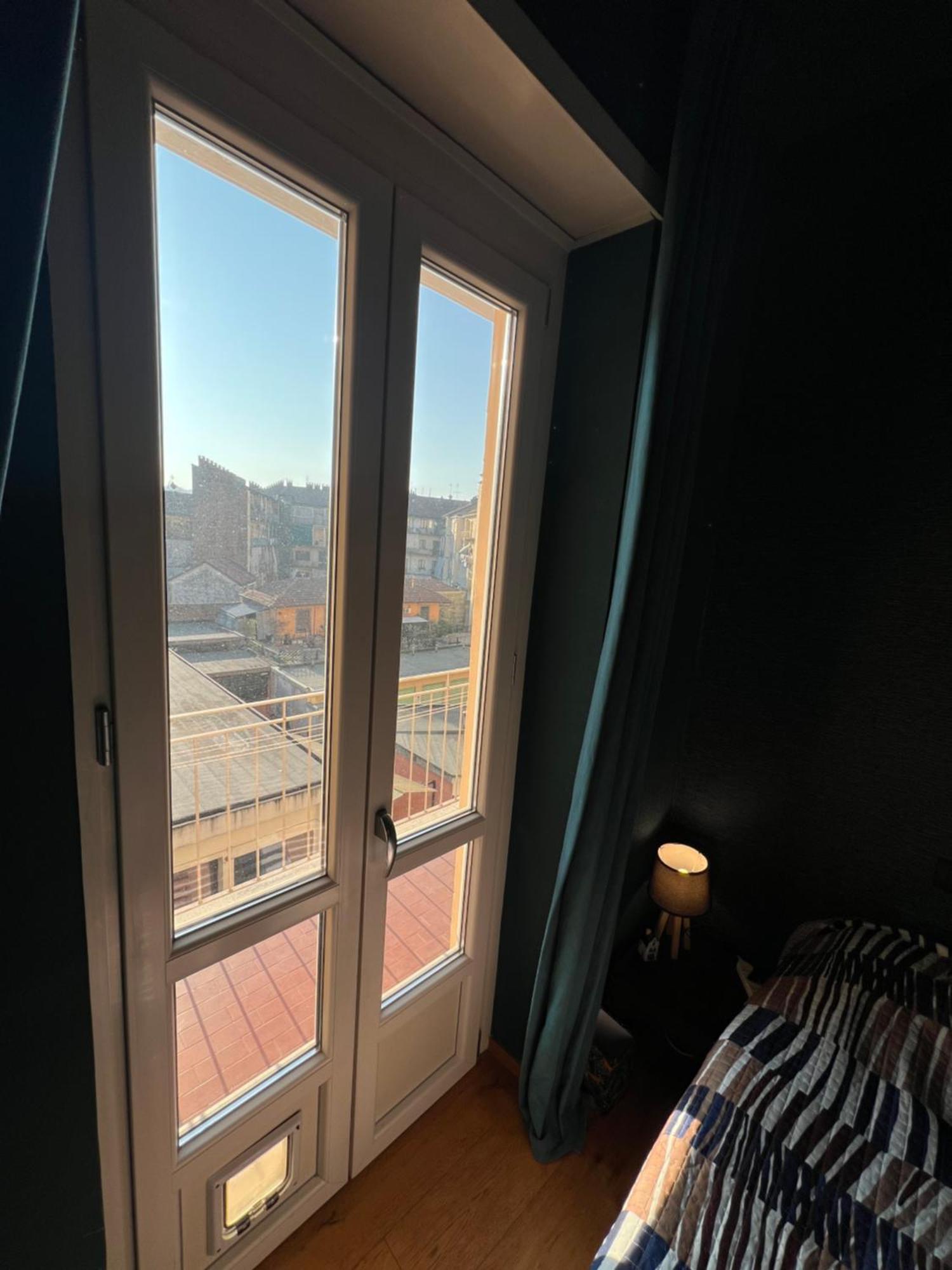 Room With Private Balcony On The Dora River Turijn Buitenkant foto